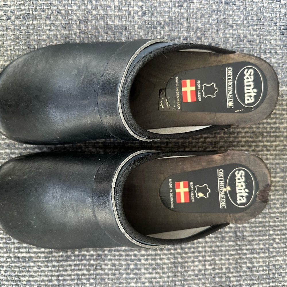 🖤 Vintage Sanita Black Leather Clogs – Women’s EU 37 / US 6 – Classic Comfort! 👞